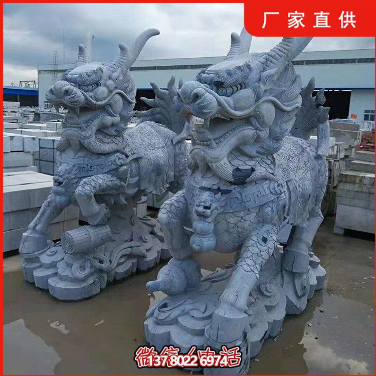 青石雕刻麒麟大型雕塑，為景區(qū)墓園增添靚麗風(fēng)采