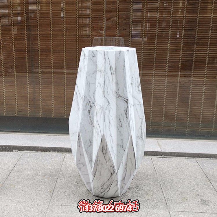 天然大理石雕刻花盆，為酒店裝飾添彩