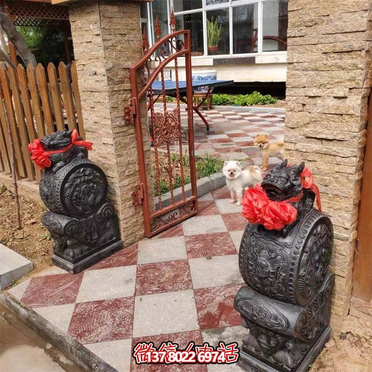 靜謐庭院抱石雕，鼓舞人心