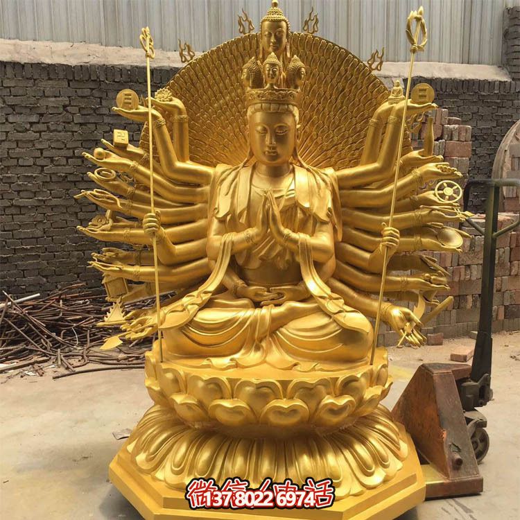貼金千手觀音雕塑，精美裝飾大型寺廟