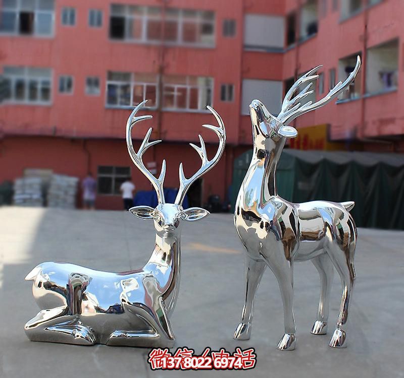 不銹鋼鏡面鹿雕塑，點綴公園景區