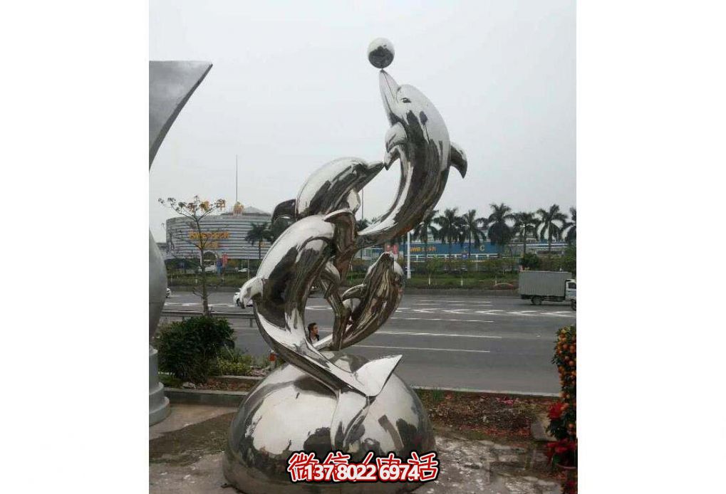 不銹鋼海豚雕塑，玩起來讓街道飛躍！