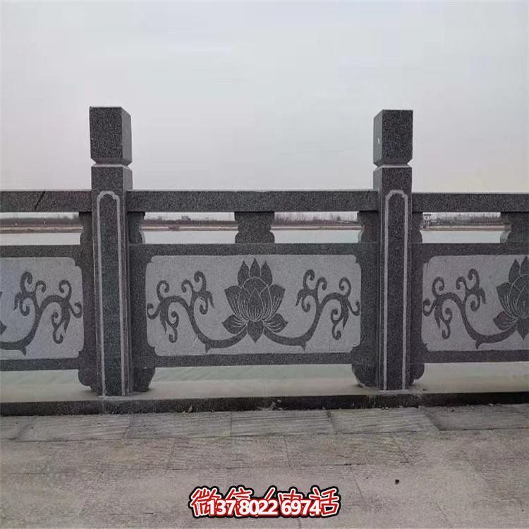 花崗巖護欄——完美結合精美雕刻與經(jīng)典欄桿扶手，為寺廟景點帶來外觀華麗的裝飾