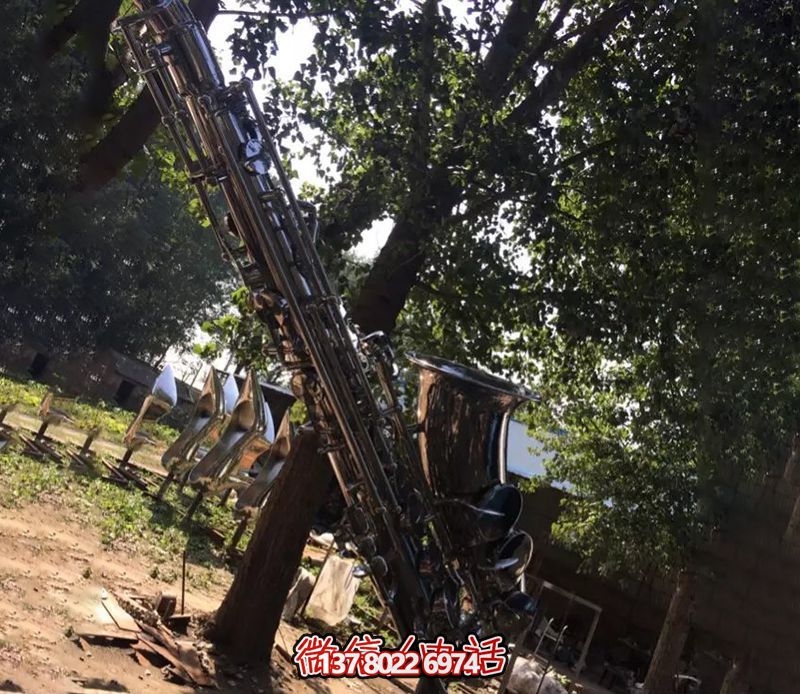 不銹鋼薩克斯樂(lè)器戶(hù)外雕塑 不銹鋼薩克斯樂(lè)器戶(hù)外雕塑