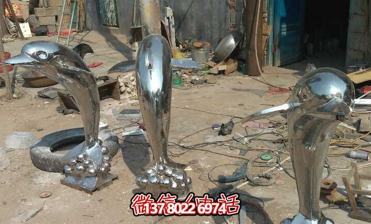 不銹鋼海豚雕塑——點綴花園，增添寧靜之美