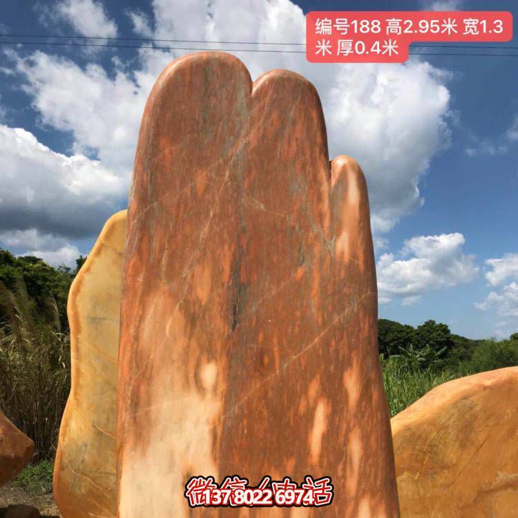 大型黃蠟景觀石雕塑，點(diǎn)綴自然美景