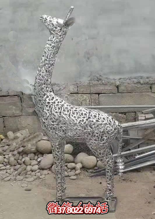 以藝術(shù)打造不銹鋼小鹿雕塑，讓?xiě)敉鈭@林景觀更加鏤空精美