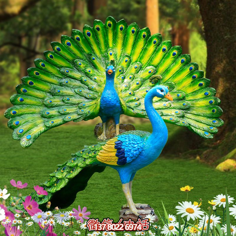 玻璃鋼彩繪孔雀雕塑,為公園草地增添靈動之美 玻璃鋼彩繪孔雀雕塑,為公園草地增添靈動之美
