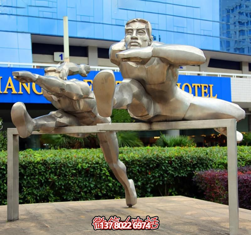 高科技不銹鋼跨欄雕塑裝置，傳承體育運(yùn)動(dòng)主題人物