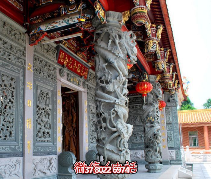龍柱浮雕,裝飾寺廟門前景觀 龍柱浮雕,裝飾寺廟門前景觀