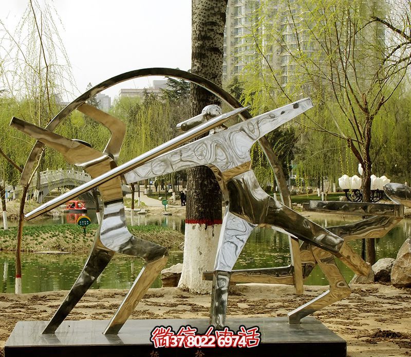 不銹鋼鏡面標(biāo)槍雕塑——精致、創(chuàng)意、華美