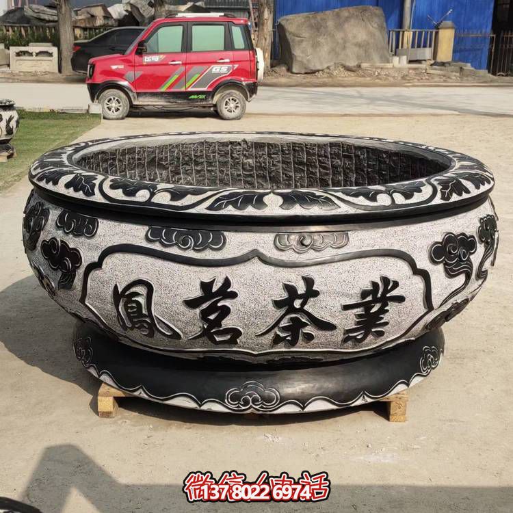 仿古青石荷花水缸，配合庭院戶外，點綴人間養魚園