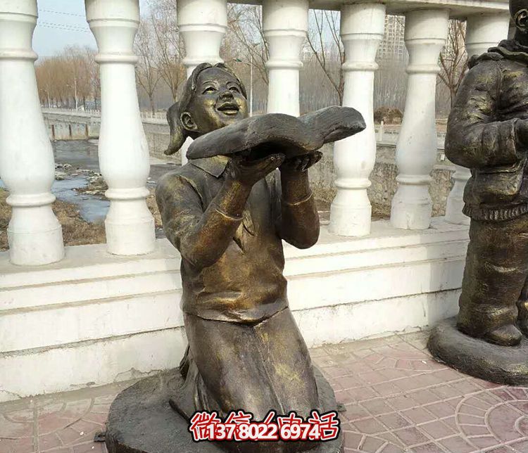 公園創意不銹鋼仿銅跪著的女孩看書雕塑 公園創意不銹鋼仿銅跪著的女孩看書雕塑