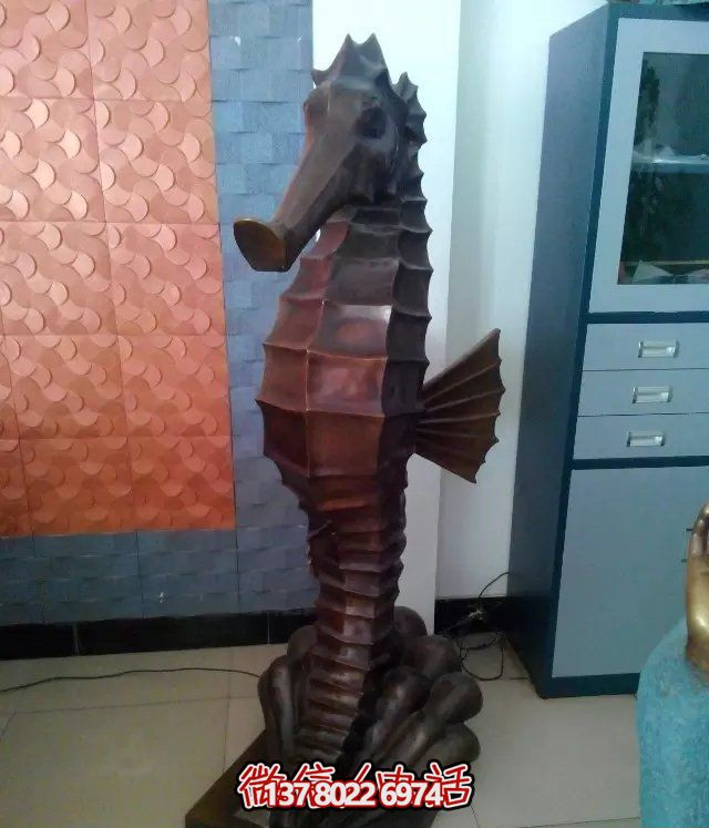 大型商場(chǎng)擺放的玻璃鋼創(chuàng)意海馬雕塑 大型商場(chǎng)擺放的玻璃鋼創(chuàng)意海馬雕塑