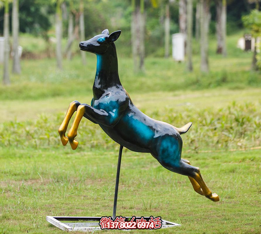 戶(hù)外大型景觀一只跳躍的玻璃鋼彩繪梅花鹿雕塑 戶(hù)外大型景觀一只跳躍的玻璃鋼彩繪梅花鹿雕塑