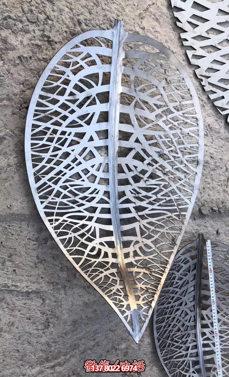 兒童游樂(lè)園拋光不銹鋼樹(shù)葉雕塑 兒童游樂(lè)園拋光不銹鋼樹(shù)葉雕塑