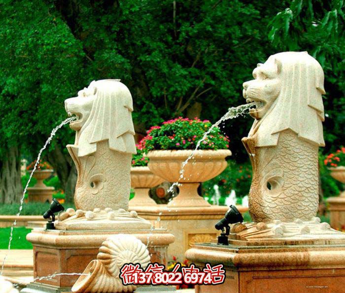 公園廣場(chǎng)擺放的噴水黃蠟石石雕魚尾獅雕塑 公園廣場(chǎng)擺放的噴水黃蠟石石雕魚尾獅雕塑