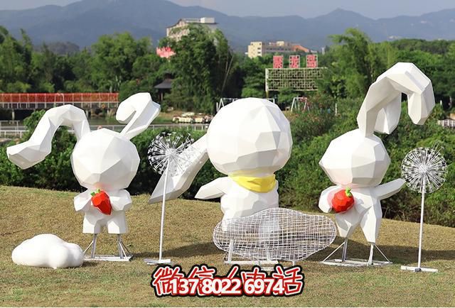 不銹鋼塊面雕塑——網紅雕塑，造型新穎，富有活力。